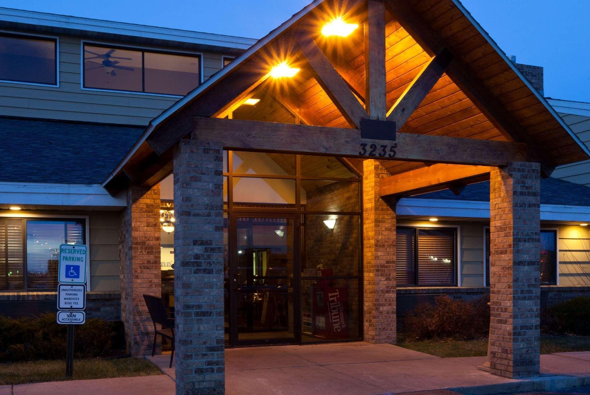 Americinn By Wyndham Bismarck Exterior photo