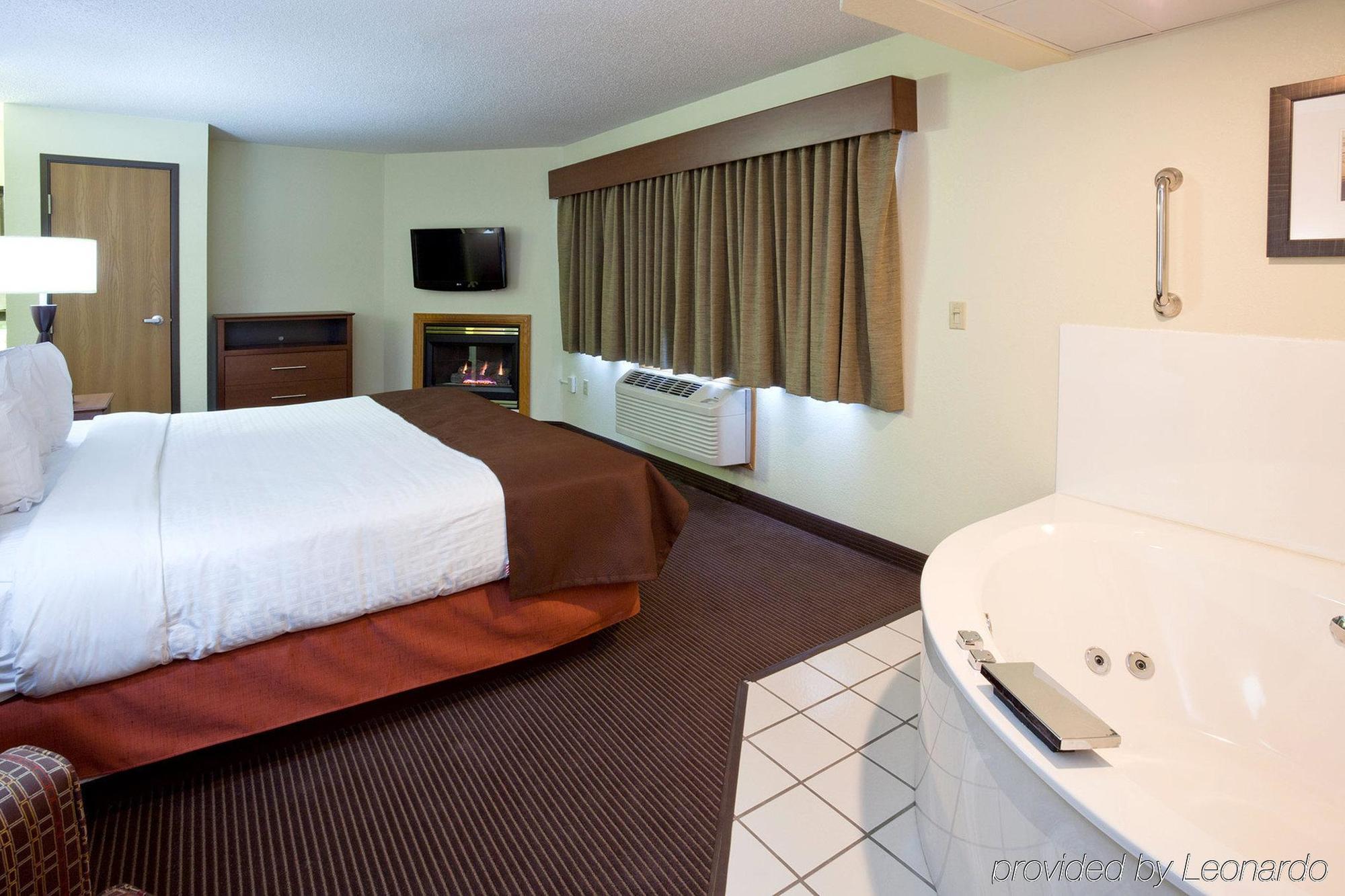 Americinn By Wyndham Bismarck Exterior photo